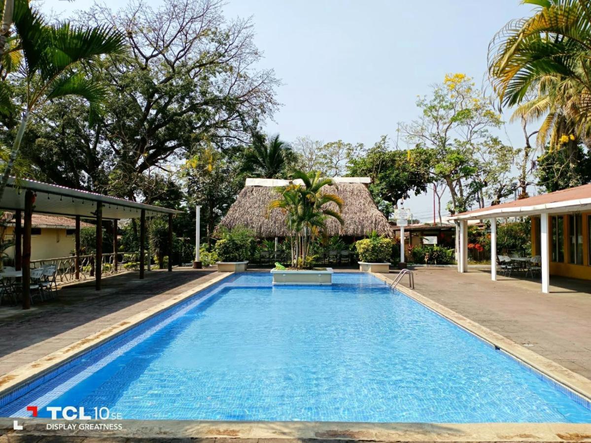 Hotel La Colonia 雷塔卢莱乌 外观 照片