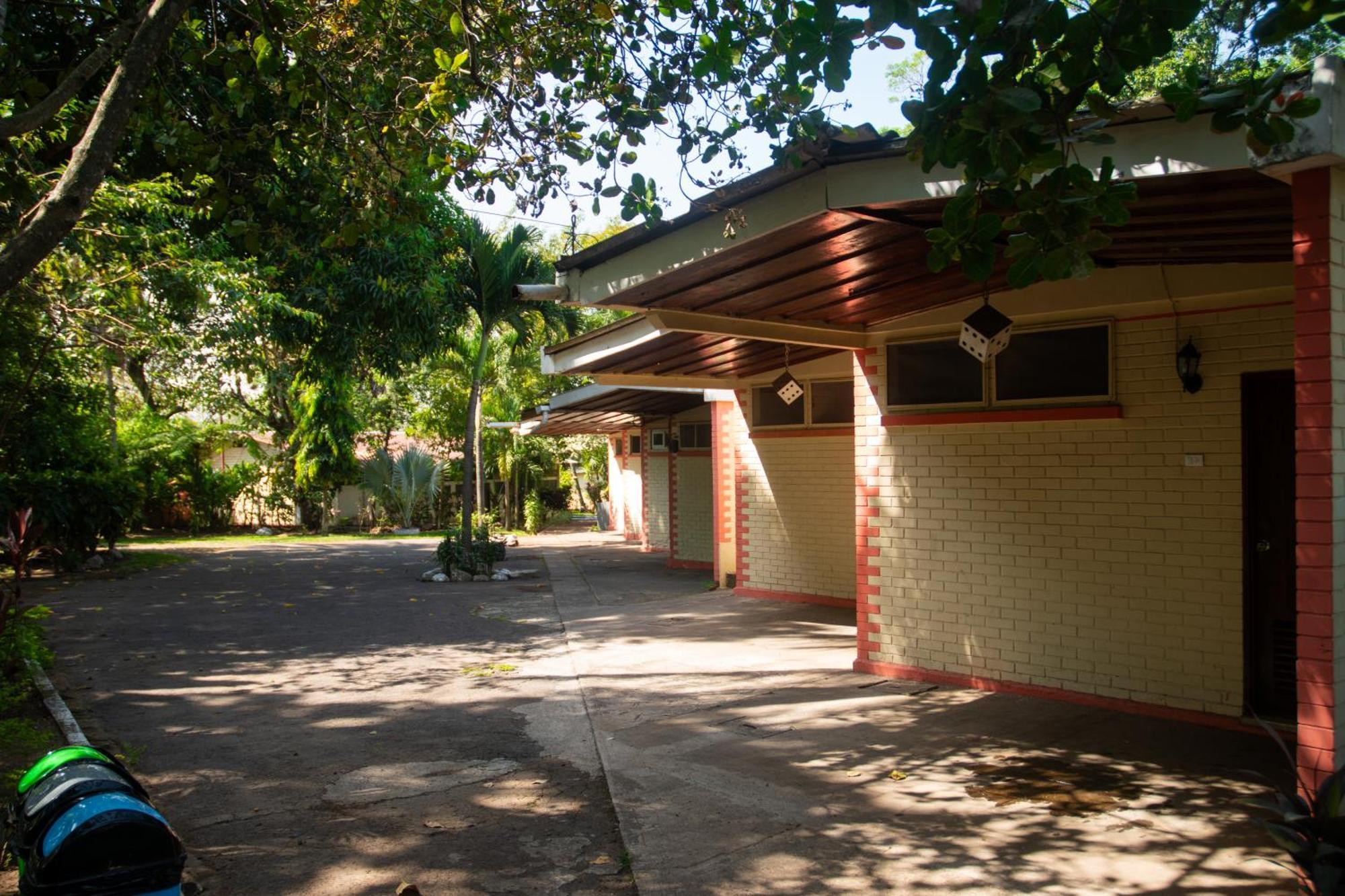 Hotel La Colonia 雷塔卢莱乌 外观 照片