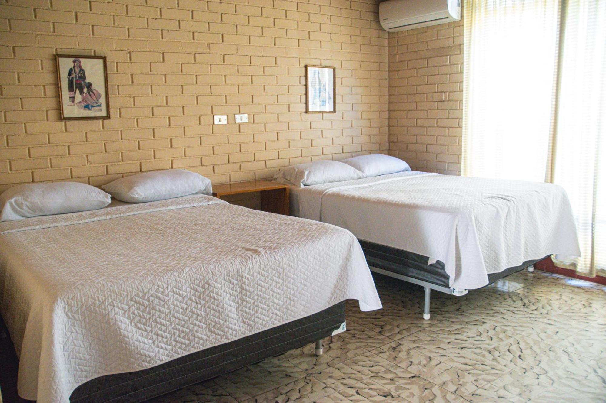 Hotel La Colonia 雷塔卢莱乌 外观 照片